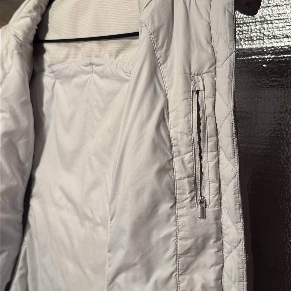 Athleta Primaloft Jacket. XS - Picture 9 of 13